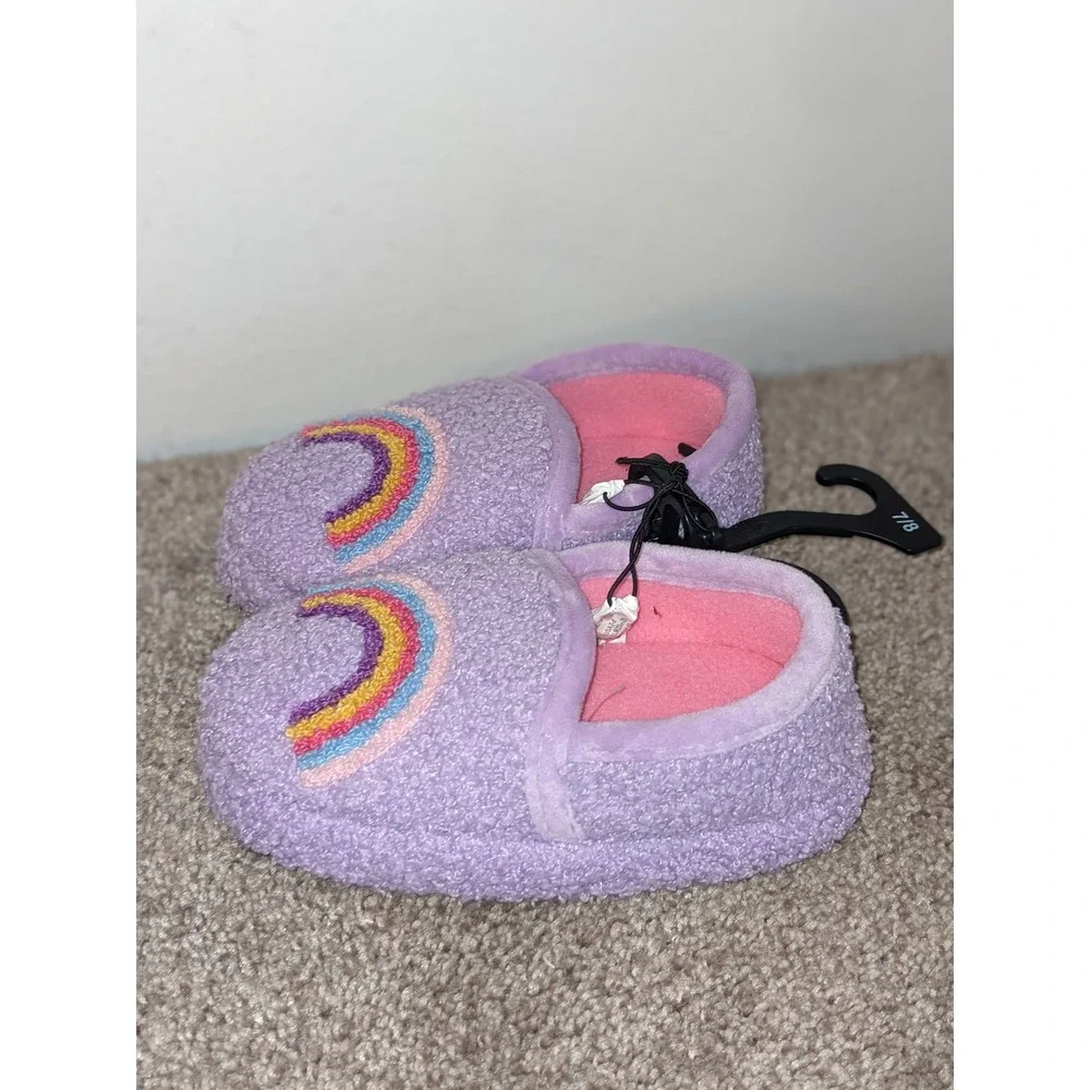 Wonder Nation Rainbow Slippers Fuzzy Cozy Purple Kids Size‎ 7-8 NWT